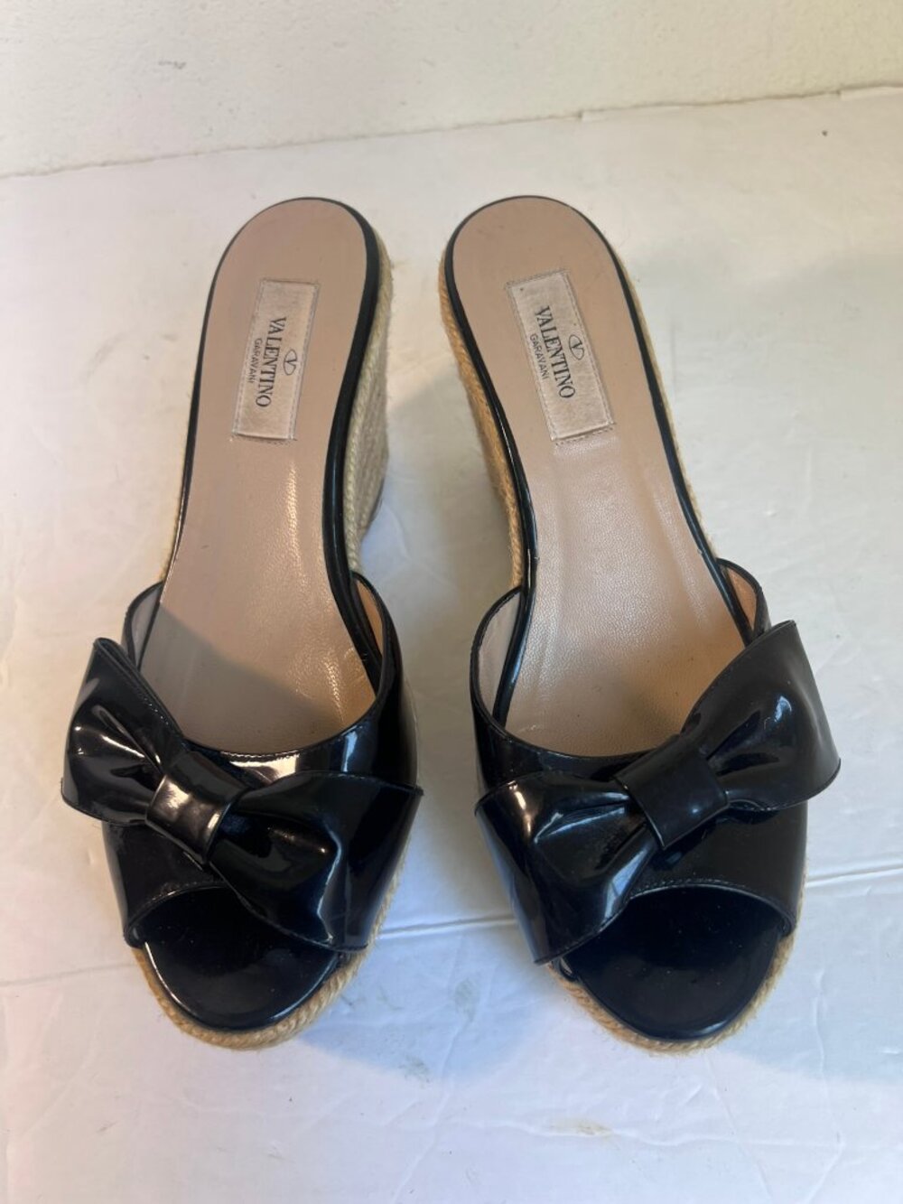 VALENTINO MENA PATENT LEATHER BOW ESPADRILLE SLIDE SIZE 38 / 8 US